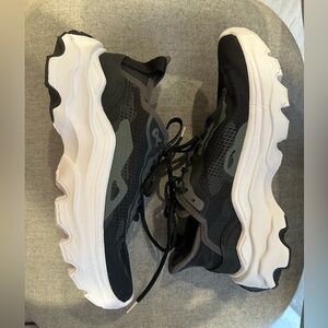 Sorel Women's Kinetic Breakthru Tech Lace Shoes Black/White